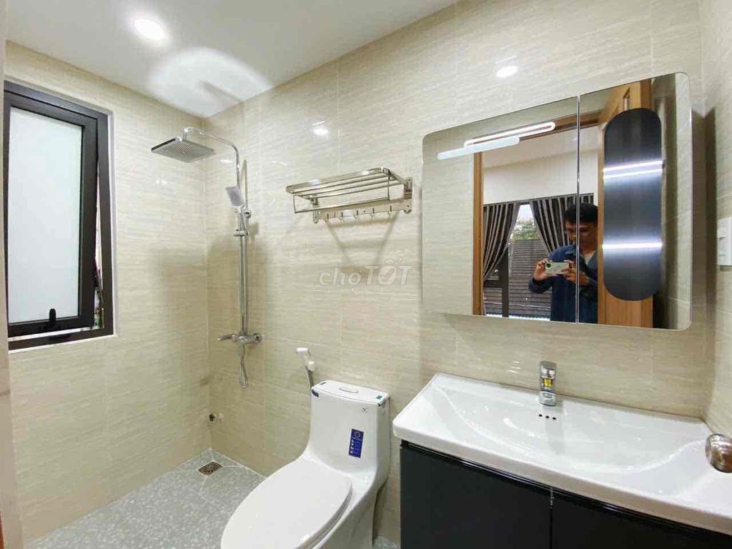 Wide 3-storey house with 4 en-suite bedrooms — photo 11