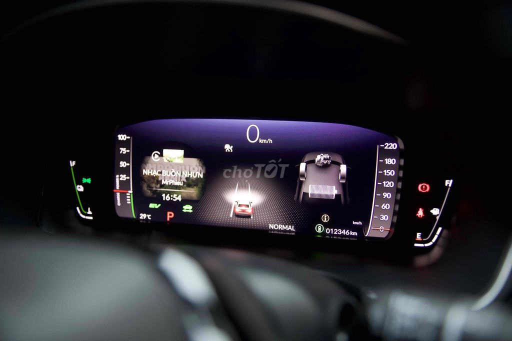 CIVIC RS HEV 2025 CAO CẤP NHẤT,  LƯỚT MỚI NHẤT VN. Mua bán Ô tô tại Quận 10 Tp Hồ Chí Minh được đăng bởi PC Trương hình 18