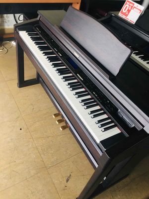 Đàn Piano Roland KR-570