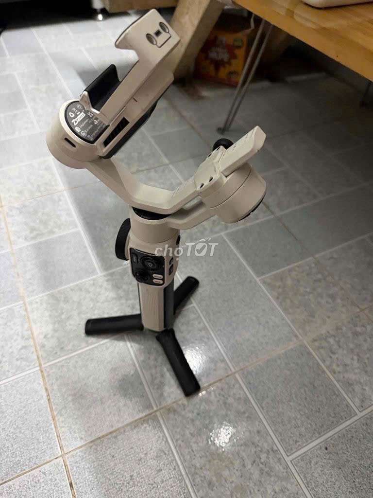 Gimbal Zhiyun Smooth 5S Trắng Đã sử dụng. Mua bán Máy ảnh, Máy quay tại Huyện Bình Chánh Tp Hồ Chí Minh được đăng bởi Dư hình 1