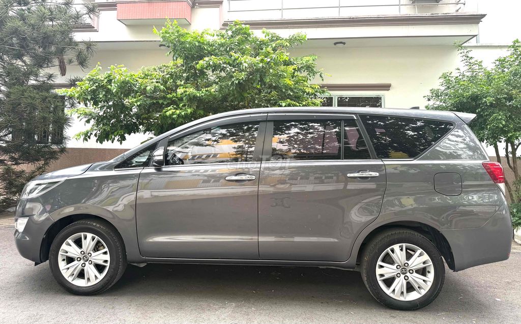 Toyota Innova 2017 2.0V - 108000 km