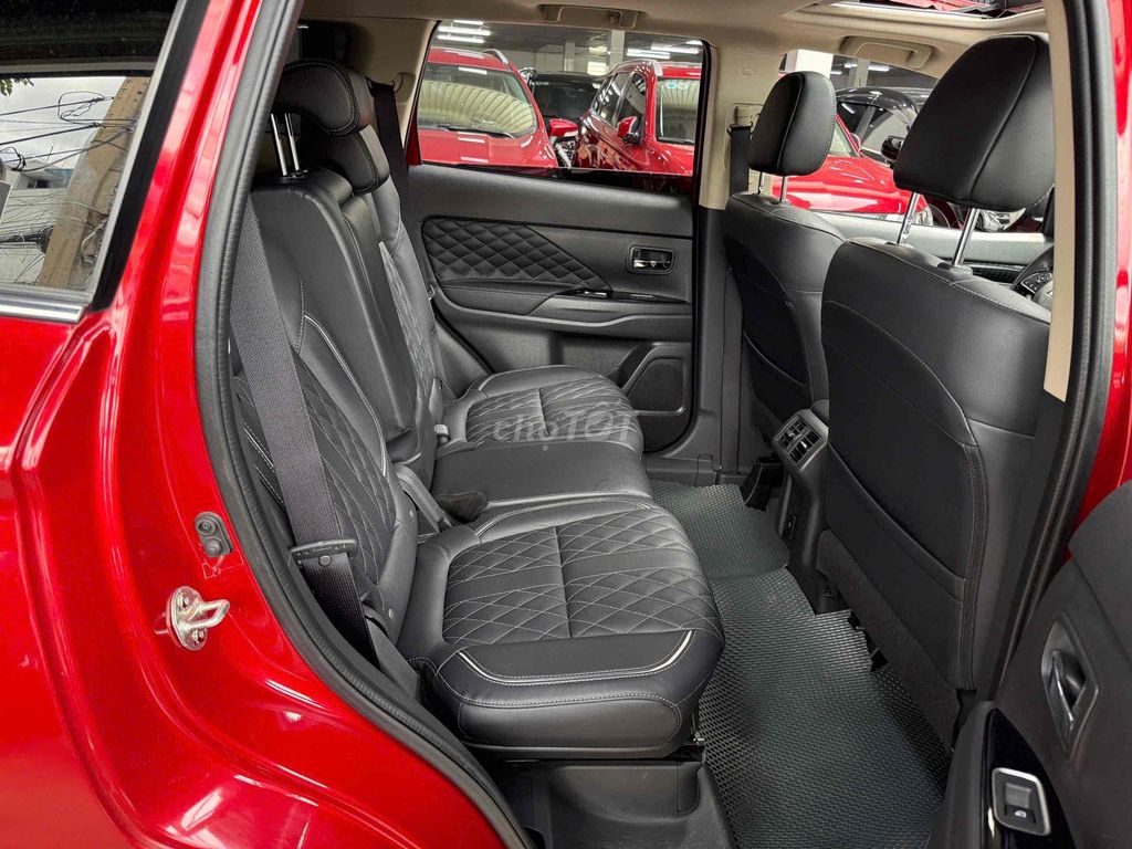 Mitsubishi Outlander 2022 Premium 2.0. Mua bán Ô tô tại Thành phố Thủ Đức Tp Hồ Chí Minh được đăng bởi Long Auto Vạn Phúc hình 14