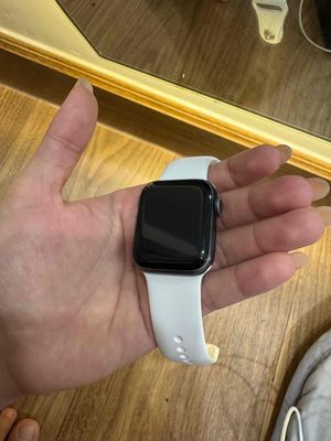 Apple Watch Seri 5. Mua bán Thiết bị đeo thông minh tại Quận 7 Tp Hồ Chí Minh được đăng bởi Yen Nhi