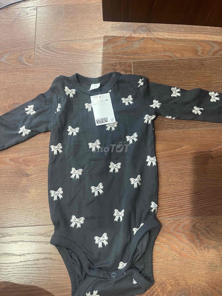 Áo liền quần H&M Trẻ em size 90. Mua bán Mẹ và bé tại Quận Nam Từ Liêm Hà Nội được đăng bởi Ngọc Anh hình 1