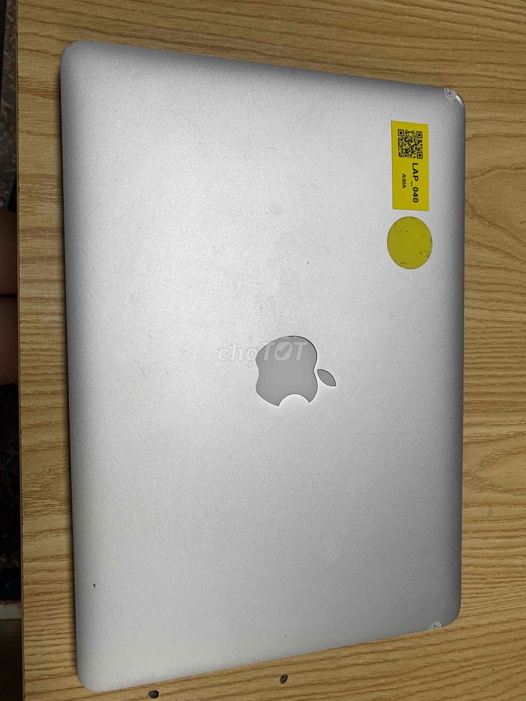 Apple Macbook Air 2014 i5 13 inch Bạc. Mua bán Laptop tại Huyện Mê Linh Hà Nội được đăng bởi Hoàng Linh hình 1