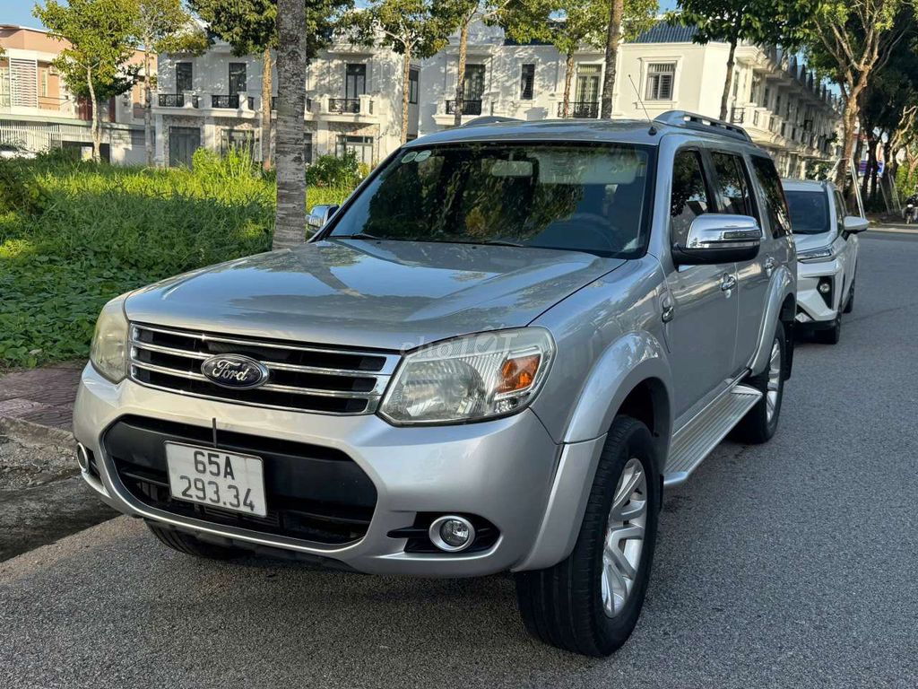 Ford Everest 2014 МКПП Серебристый