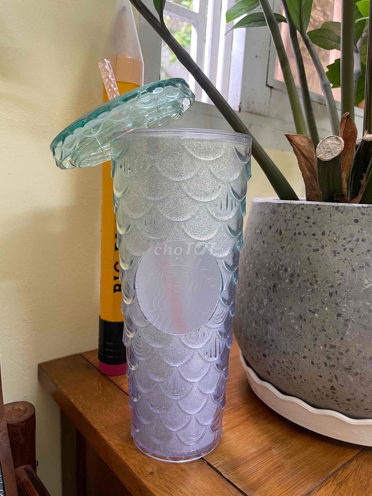 Ly Starbucks mermaid scales 710ml. Mua bán Dụng cụ nhà bếp tại Quận Gò Vấp Tp Hồ Chí Minh được đăng bởi Minh Nguyen hình 1