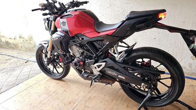 Xe môtô Honda CB150R Exmotion màu đỏ mới 95%
