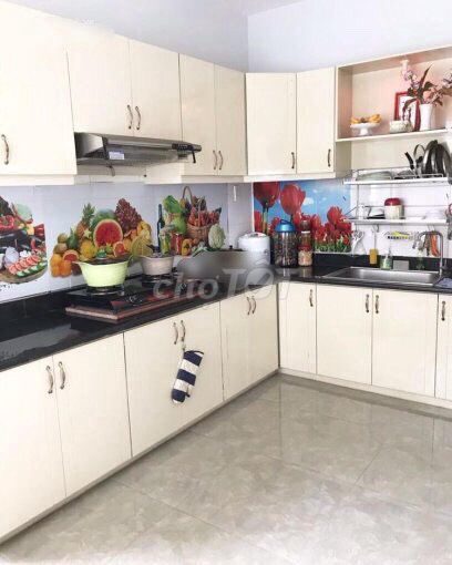 Аренда · 2 комн. · 95 м² · Quận 8, ул. Tạ Quang Bửu