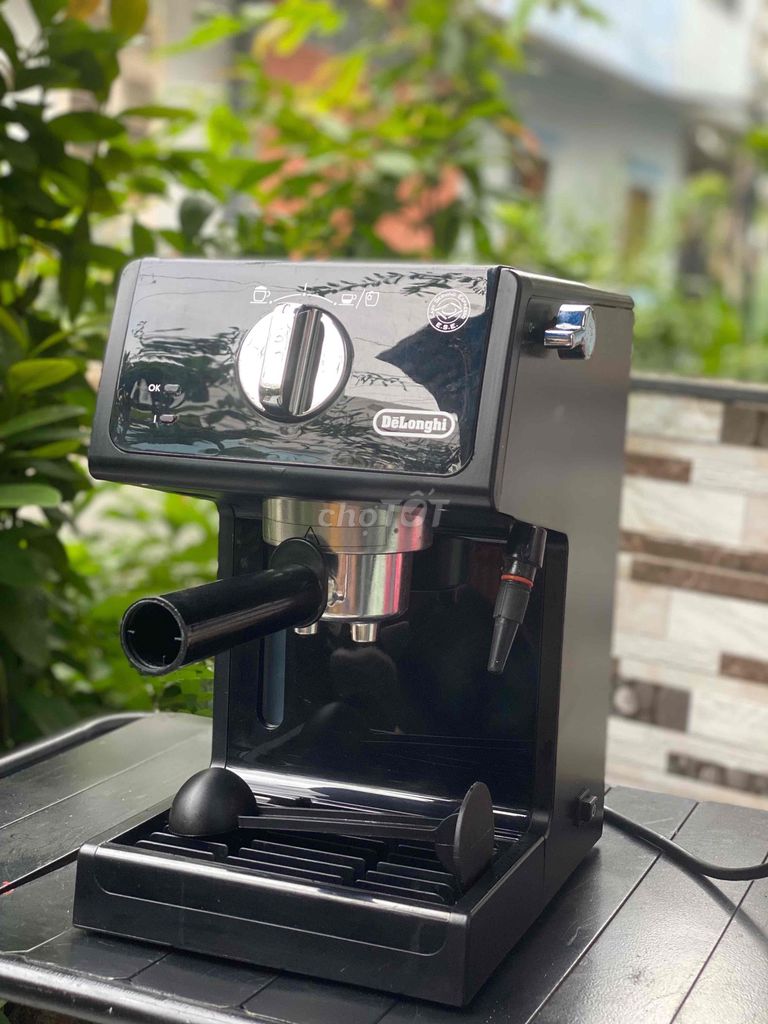 Máy pha cà phê DeLonghi Đen Dễ sử dụng. Mua bán Bếp, lò, đồ điện nhà bếp tại Quận 8 Tp Hồ Chí Minh được đăng bởi Yến sào nha trang hình 1