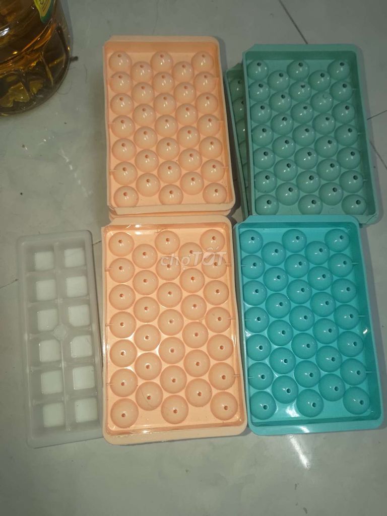 Khay làm đá Nhựa 12 khay. Mua bán Dụng cụ nhà bếp tại Quận Gò Vấp Tp Hồ Chí Minh được đăng bởi tuấndungx hình 1