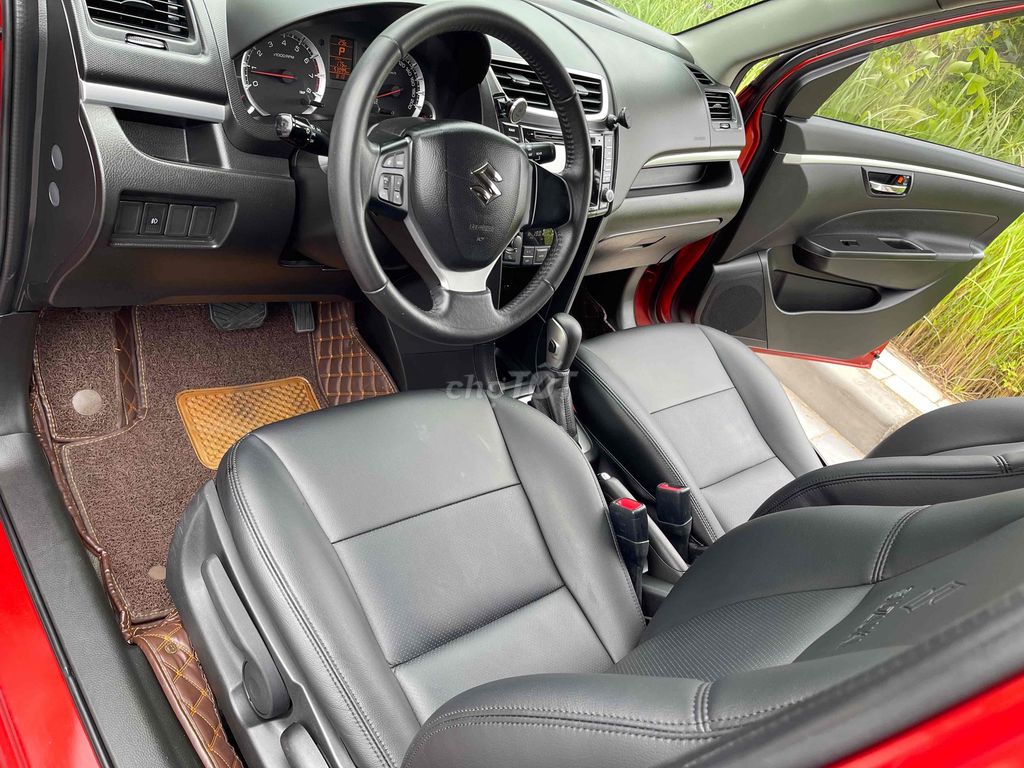 Suzuki Swift SX 2015 AT Special, отличное состояние