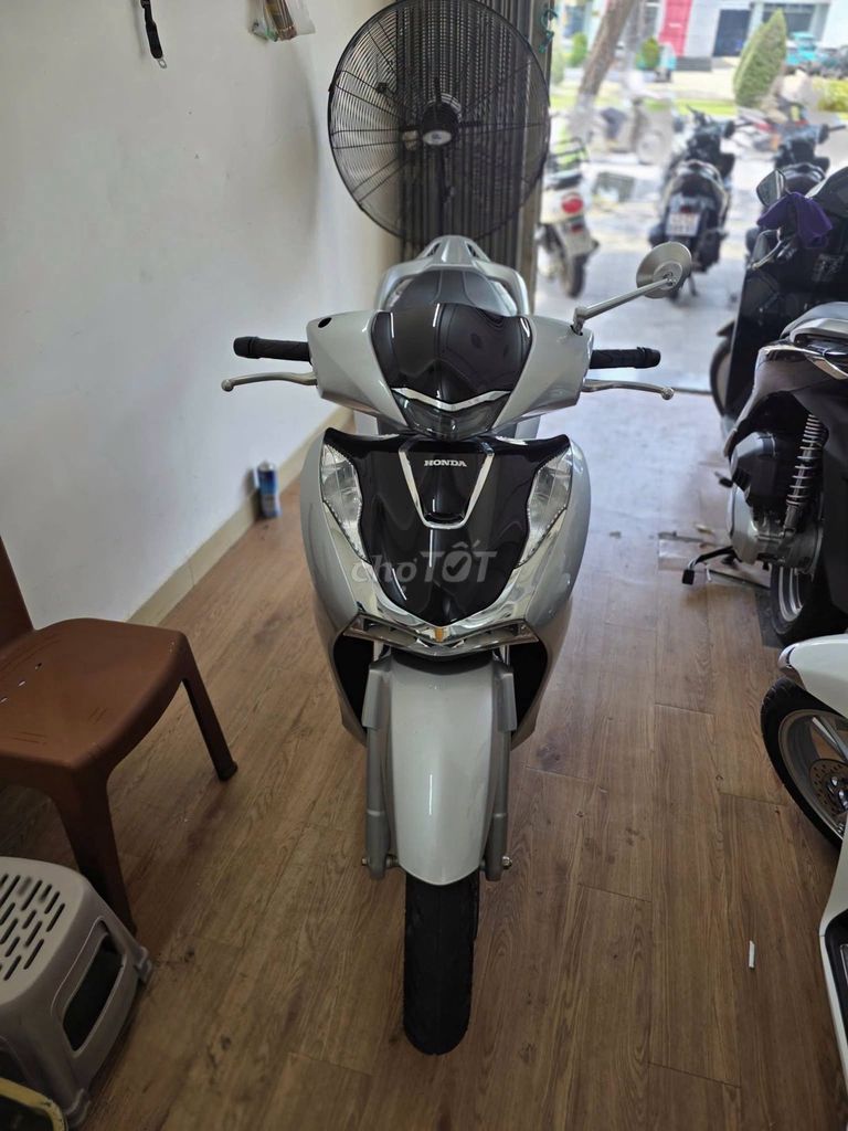 Honda SH 2024 Bạc