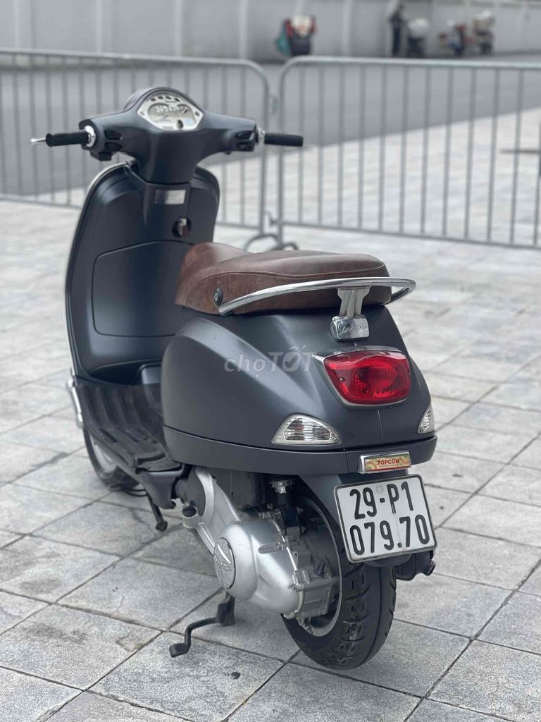 Vespa 125 ie dky 2015 mới 98%. Mua bán Xe máy tại Quận Nam Từ Liêm Hà Nội được đăng bởi Cẩm Hương hình 4