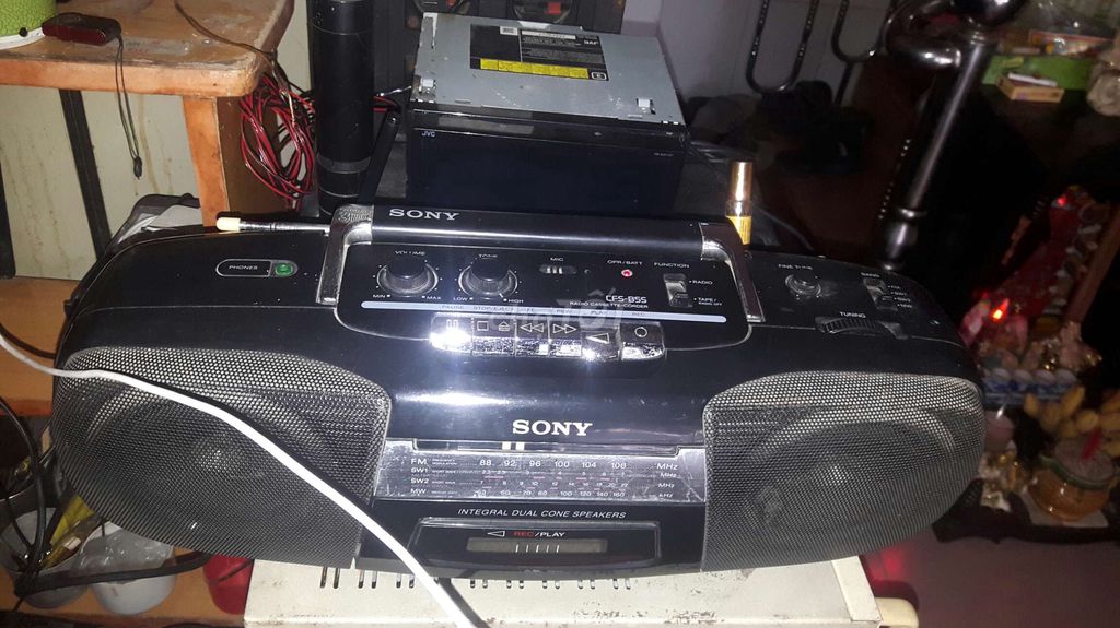 0909718371 - Bán cái cassettes Sony cfs b55 bằng dài còn hát to