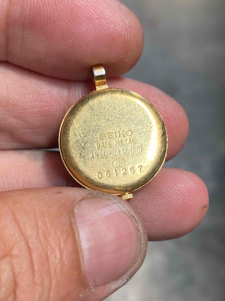 Đồng hồ Seiko - mặt dây chuyền 20mm. Bọc vàng