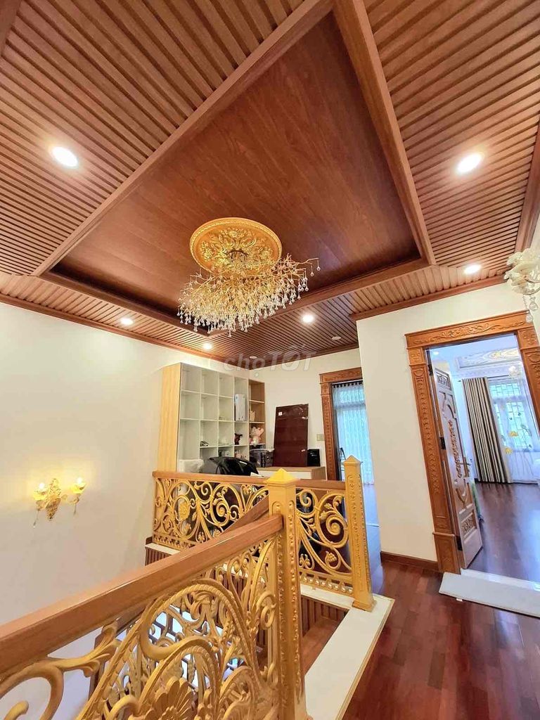 BÁN BIỆT THỰ THĂNG LONG, HẢI CHÂU, DT 150m2, CẦU HOÀ XUÂN, CẨM LỆ