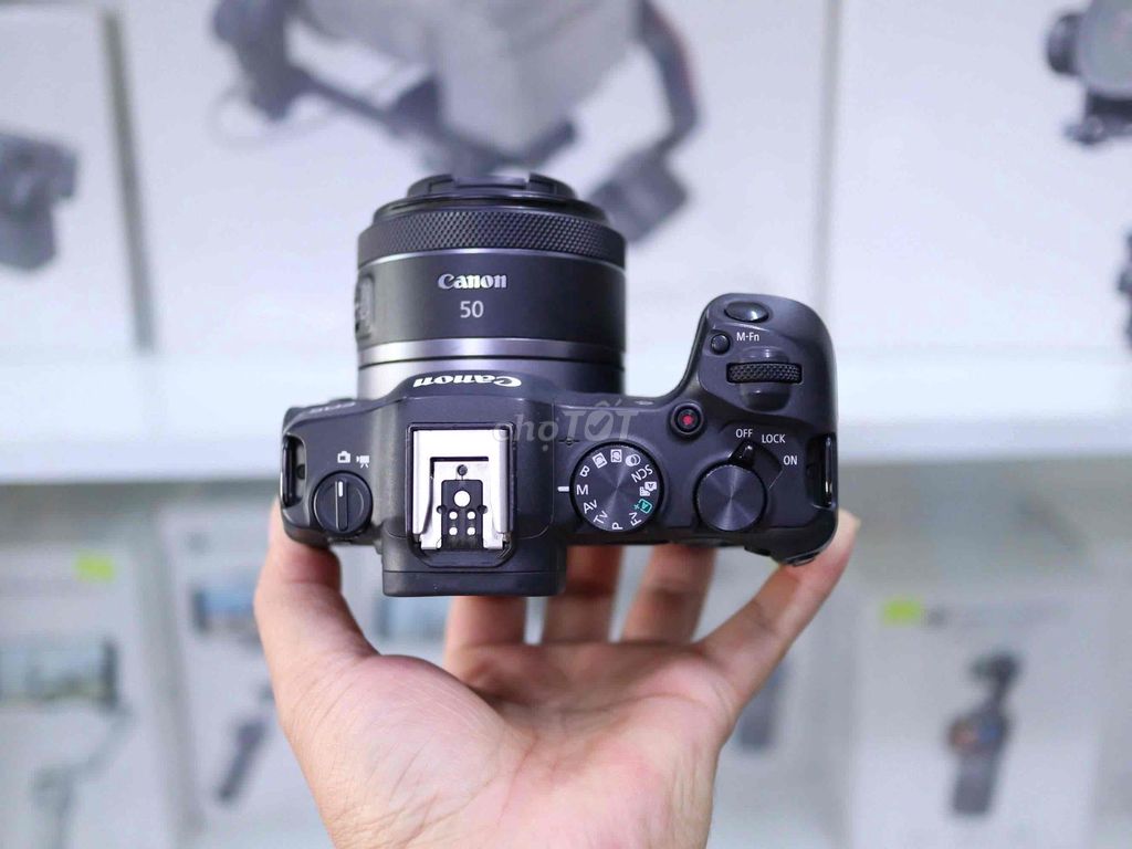 Bán Canon R8+lens RF 50f1.8STM Máy ,lens còn đẹp. Mua bán Máy ảnh, Máy quay tại Thành phố Thủ Dầu Một Bình Dương được đăng bởi Chinh Lee hình 1