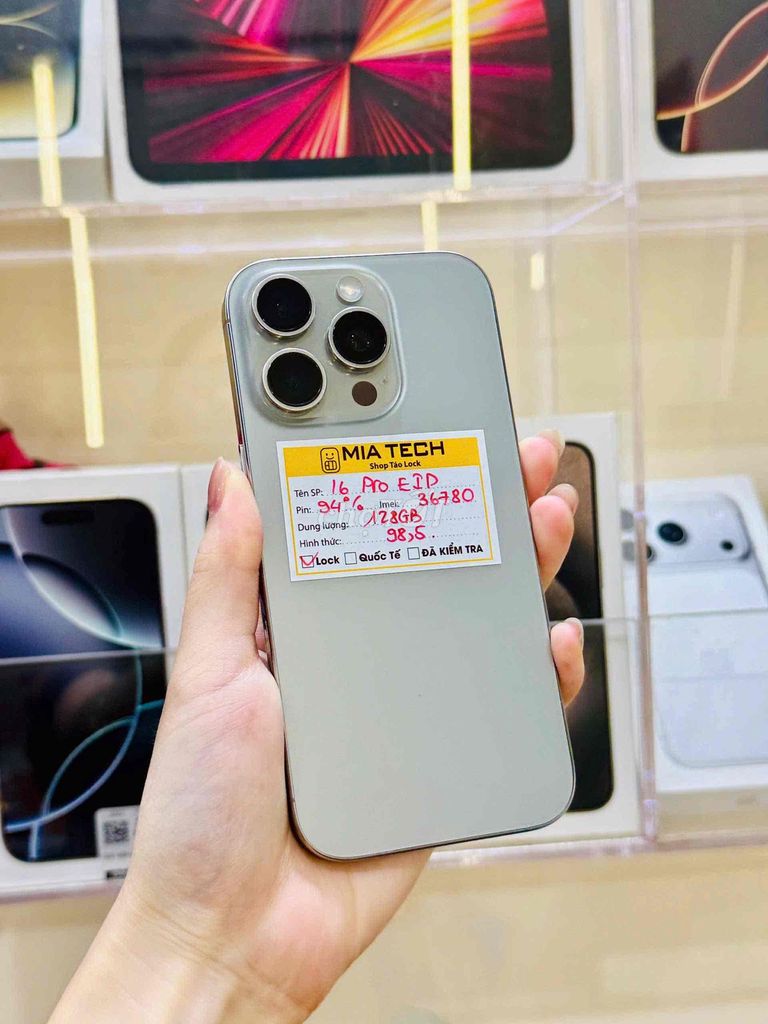 Apple iPhone 16 Pro Lock 128GB Titan tự nhiên. Mua bán Điện thoại tại Quận Ba Đình Hà Nội được đăng bởi Huy Trần hình 1