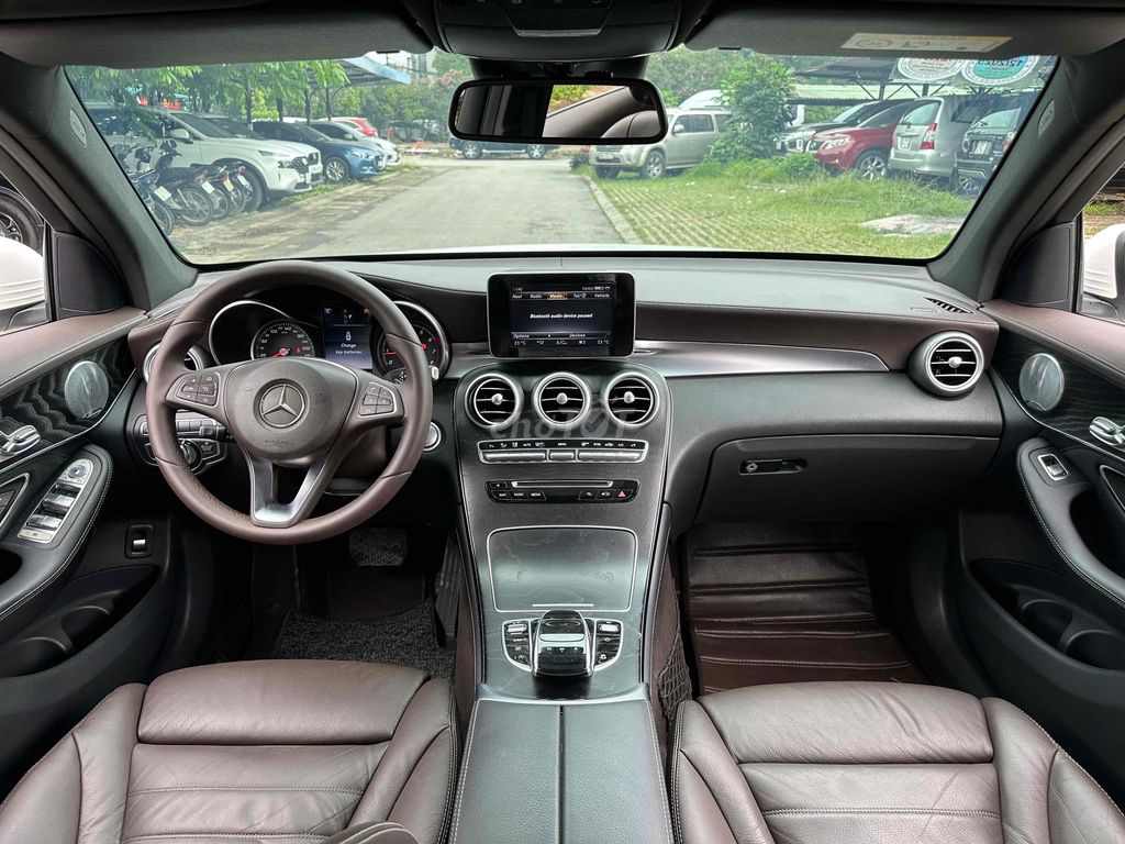 Mercedes Benz GLC 300 AMG  2016 Trắng Nâu 9 Vạn. Mua bán Ô tô tại Quận Cầu Giấy Hà Nội được đăng bởi Vũ Kiên hình 7