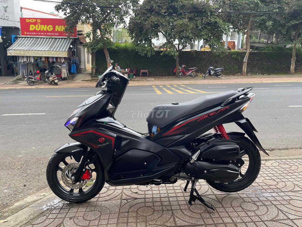 Honda AirBlade 2019 125FI Đen nhám. Mua bán Xe máy tại Thành phố Buôn Ma Thuột Đắk Lắk được đăng bởi xe máy Hồng Phát hình 5