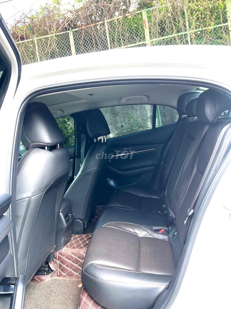 Hãng bán Mazda 3 Premium 1.5AT - 2022. Mua bán Ô tô tại Quận 7 Tp Hồ Chí Minh được đăng bởi FORD chính hãng HCM  hình 6