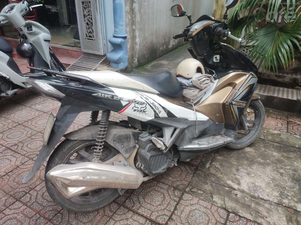 Cần bán xe Ab 2014 chính chủ - xe zin 100% 1 chủ. Mua bán Xe máy tại Thành phố Thái Bình Thái Bình được đăng bởi Lê Anh Tuấn hình 4