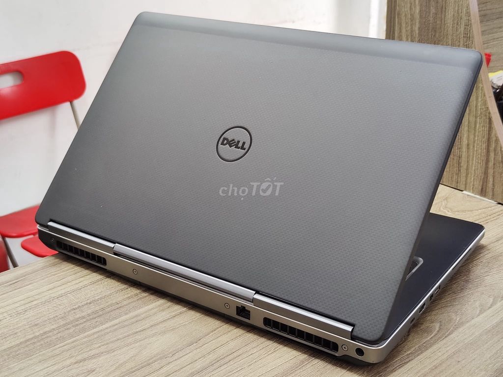 Dell Precision 7720 Xeon 16GB VGA 17.3in lướt USA