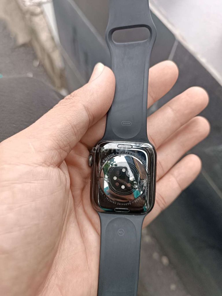 APW seri 6 44mm bản thép