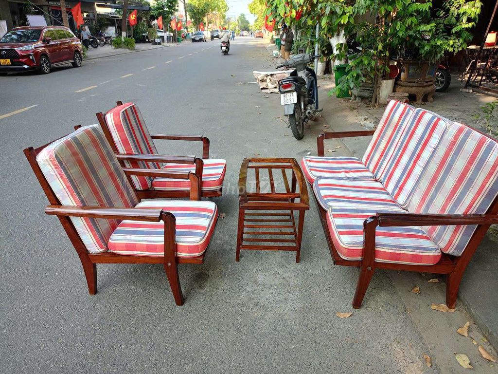 Bộ bàn ghế Gỗ Decor. Mua bán Bàn ghế tại Quận Cẩm Lệ Đà Nẵng được đăng bởi Ngọc Hân hình 1