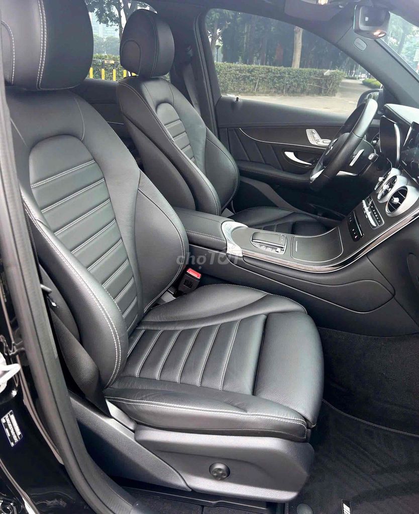 Mercedes GLC300 4Matic sx 2022 màu đen lướt đẹp. Mua bán Ô tô tại Quận Cầu Giấy Hà Nội được đăng bởi Cao Quý hình 10