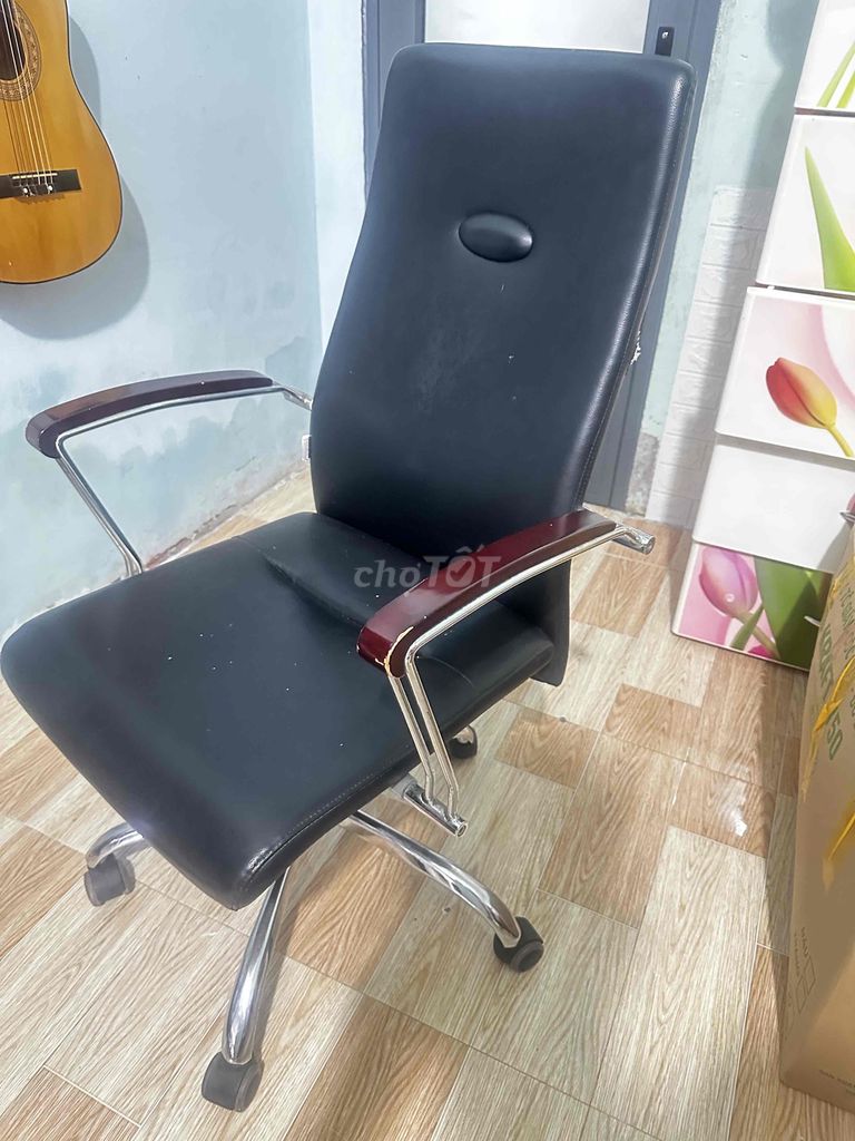 Ghế xoay văn phòng Da, Kim loại Đen. Mua bán Đồ dùng văn phòng tại Thị xã Phú Mỹ Bà Rịa - Vũng Tàu được đăng bởi Duy Nguyễn hình 1