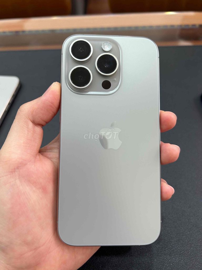 iPhone 15 Pro 128GB Tự nhiên máy đẹp keng zin. Mua bán Điện thoại tại Thành phố Buôn Ma Thuột Đắk Lắk được đăng bởi Nguyễn Hoàng hình 1
