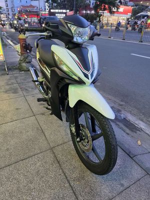 Honda Wave RSX fi 2017 Trắng đen
