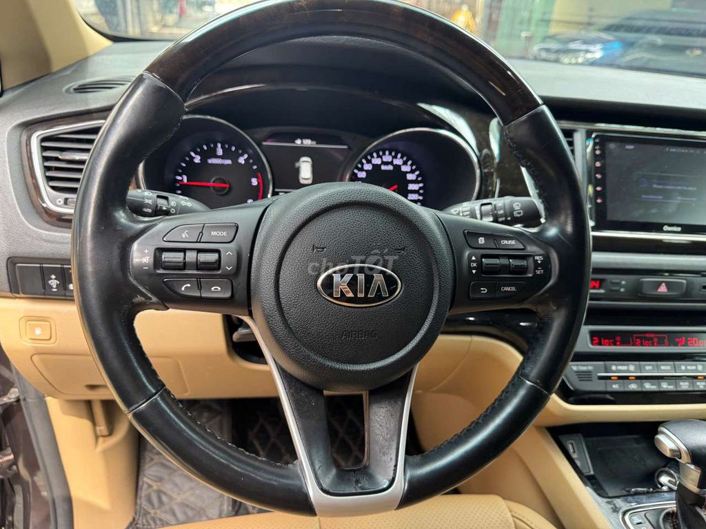 Kia Sedona 2019 2.2D full dầu, màu nâu,44.000 km. Mua bán Ô tô tại Quận Bình Tân Tp Hồ Chí Minh được đăng bởi Son Do hình 10