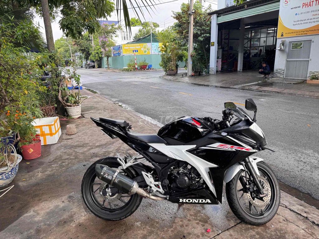 dư xe nên mình cần  bán   xe đậu ở nhà. Mua bán Xe máy tại Thành phố Dĩ An Bình Dương được đăng bởi Đỗ Minh Xuân hình 1