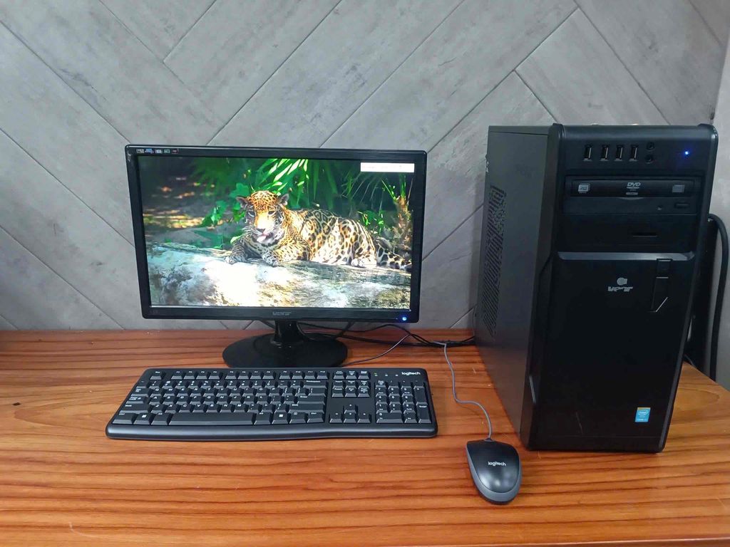 Bán Thanh Lý Nguyên Bộ Máy Tính Bao Gồm LCD
