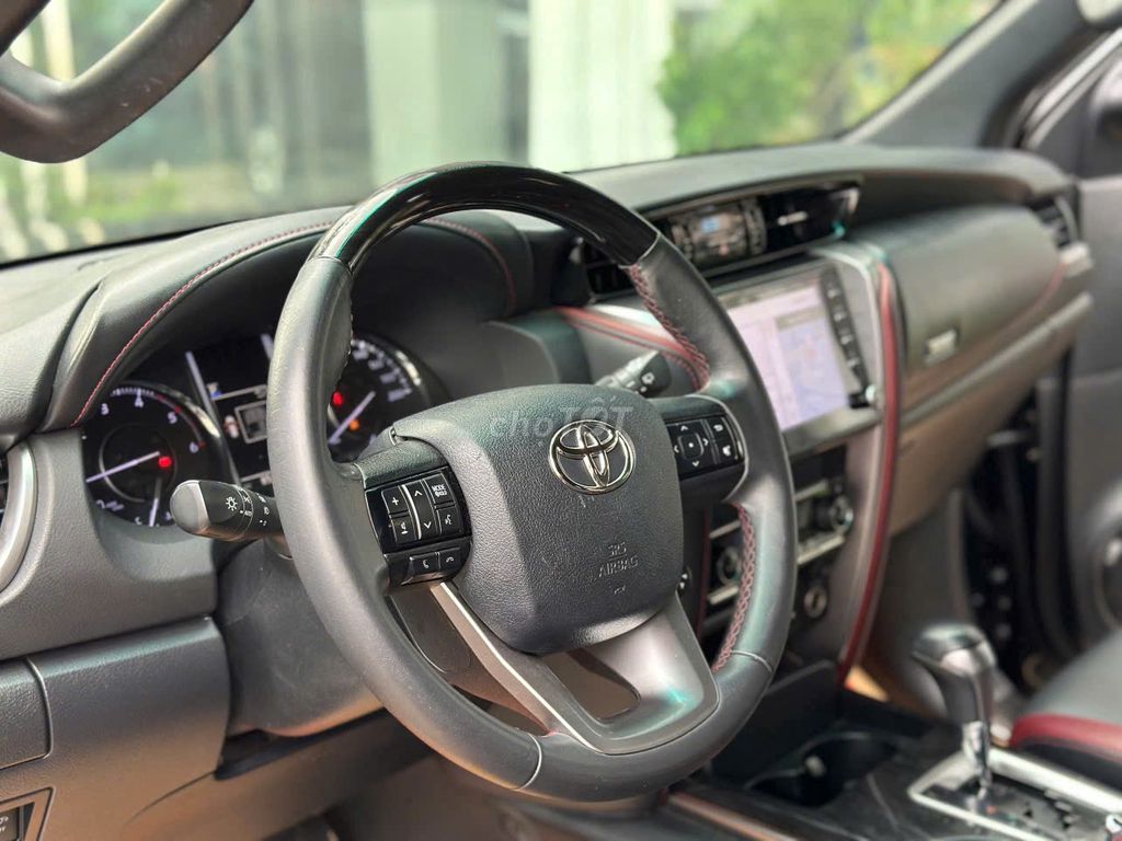 Toyota Fortuner 2021 Legender 2.4 4X2AT - 85265 km. Mua bán Ô tô tại Huyện Hóc Môn Tp Hồ Chí Minh được đăng bởi Vũ Phong Toyota Sure Xe Cũ Chính Hãng hình 9
