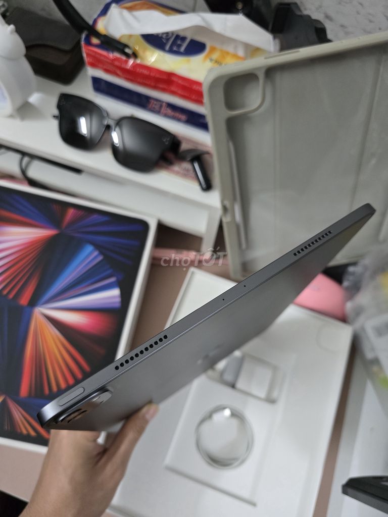 Ít dùng cần bán ipad Pro M1 12.9" 256Gb Full Box