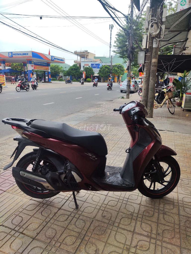 Xe tay ga SH 150i 2015 đỏ đô. Mua bán Xe máy tại Thành phố Tam Kỳ Quảng Nam được đăng bởi Nguyễn Cao Trí hình 7