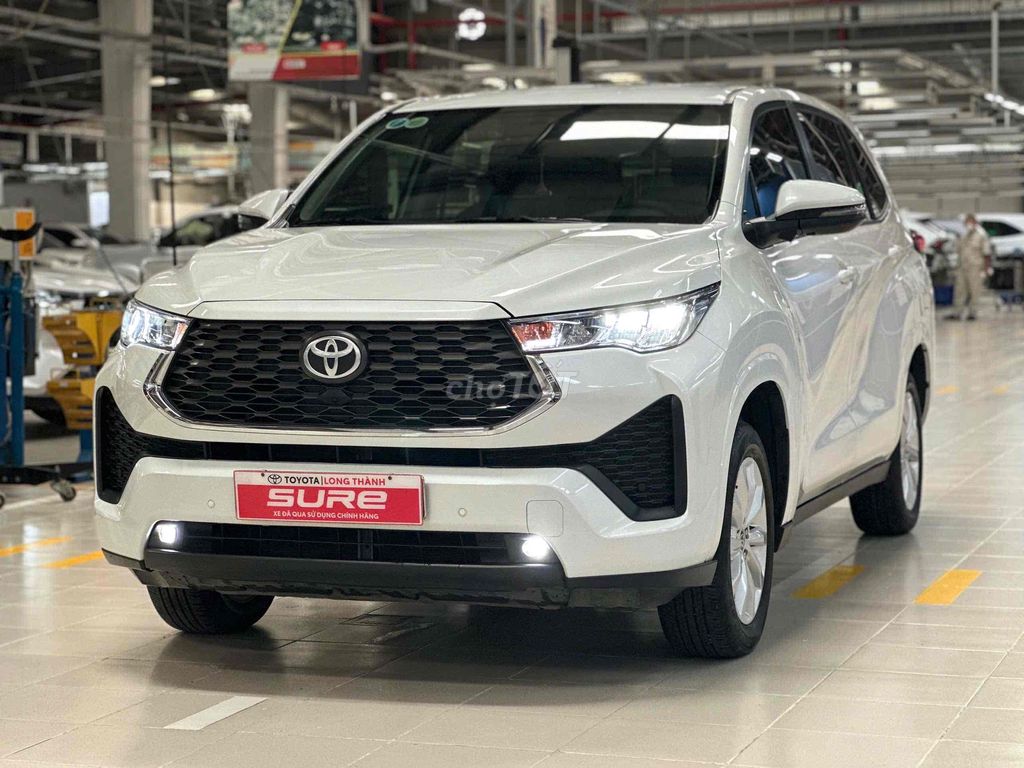 Toyota Innova Cross 2.0V 2024 Trắng 19.000 km