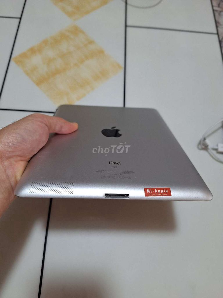 Cần bán iPad 4, máy rất đẹp.