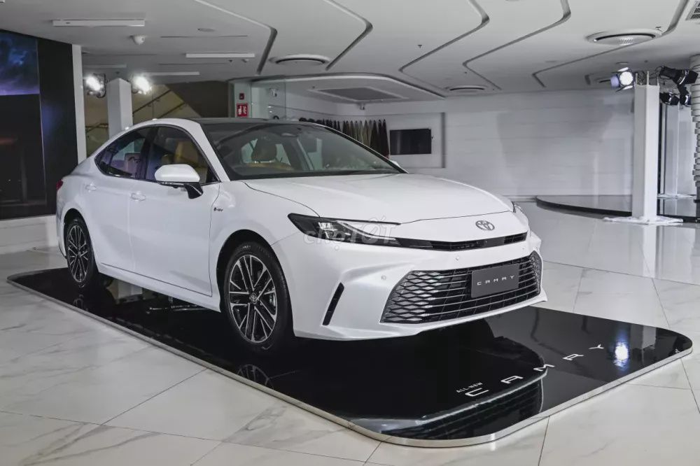 Toyota Camry 2025 2.5 HEV Top - 800 km. Mua bán Ô tô tại Quận Tân Bình Tp Hồ Chí Minh được đăng bởi Trần Mạnh Phú hình 1