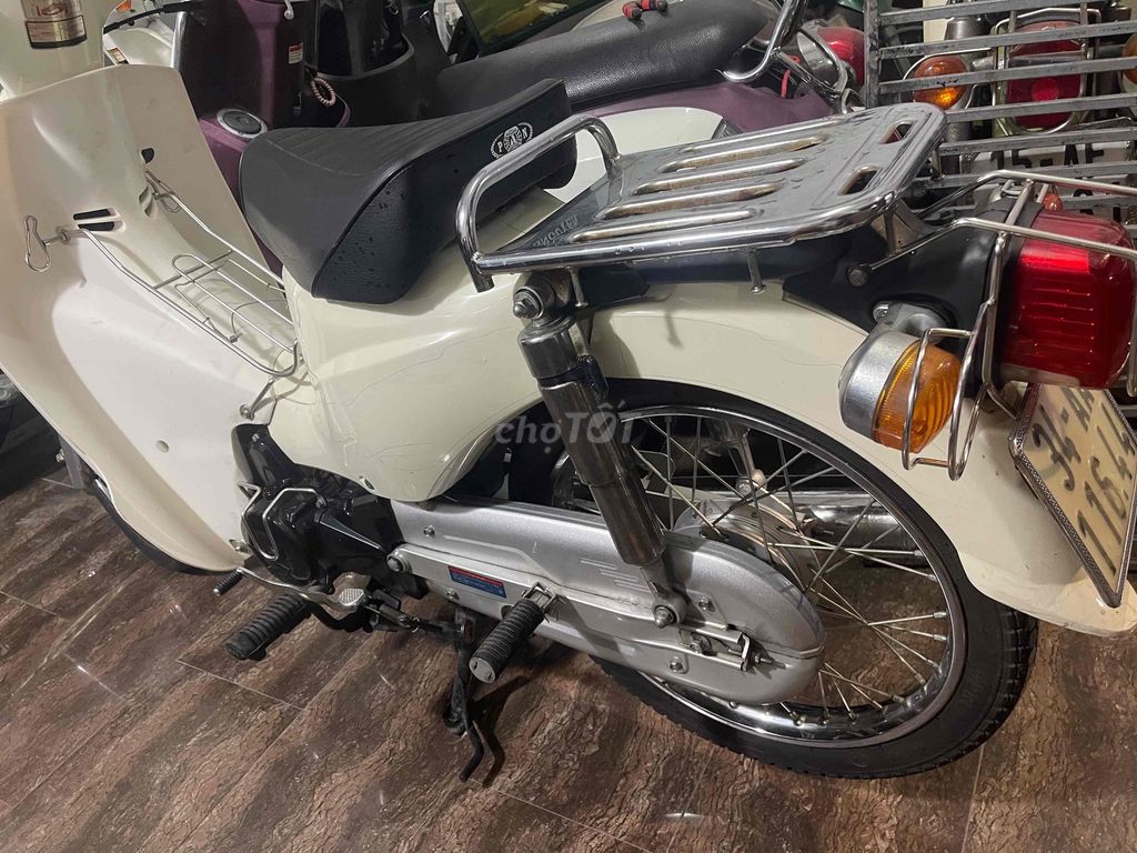 Cúp 50cc Xe Đẹp Đi Cực Ít 13000km Nguyên Zin Êm Ru. Mua bán Xe máy tại Quận Hoàng Mai Hà Nội được đăng bởi Tuấn Giang hình 3