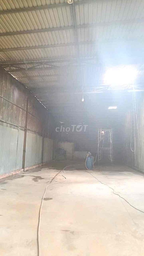 Kho 200m2, phù hợp nhiều ngành, đường Vĩnh Lộc, VLB