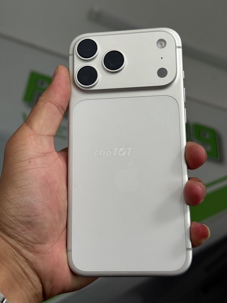 Apple iPhone 17 Pro Max 256GB Bạc. Mua bán Điện thoại tại Thành phố Buôn Ma Thuột Đắk Lắk được đăng bởi Cầm Đồ PHÚT 89  hình 1