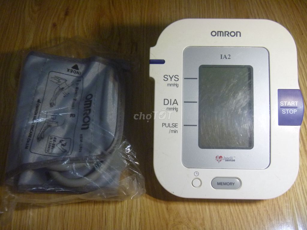Máy đo huyết áp bắp tay Omron IA2 - xtay JP