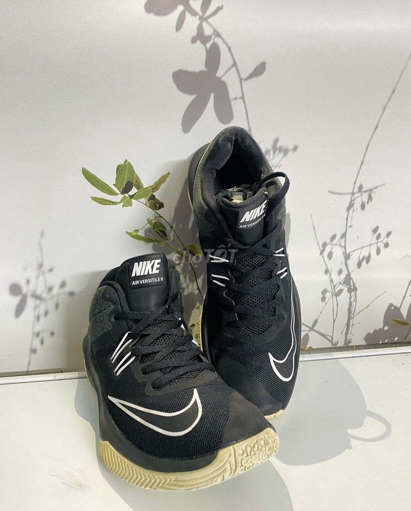 Giày thể thao Nike Air Versitile II Nam Đen. Mua bán Giày dép tại Thành phố Chí Linh Hải Dương được đăng bởi   Quỳnh Nga2hand hình 1