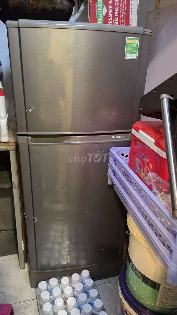 Tủ lạnh Sharp 165 lít còn mới. Mua bán Tủ lạnh tại Quận 5 Tp Hồ Chí Minh được đăng bởi NgocDao hình 1