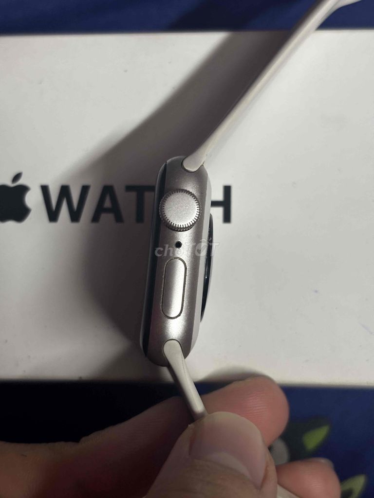 cần bán apple watch se gen2 2024 40mm
